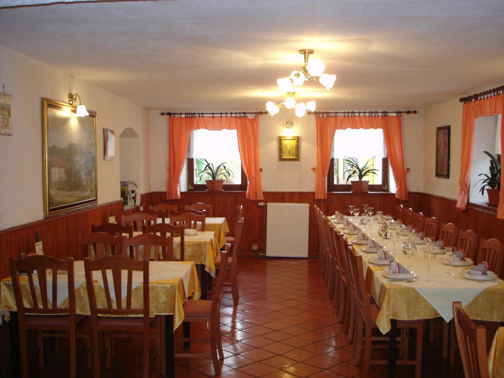Guest House Cater Lasko Bagian luar foto